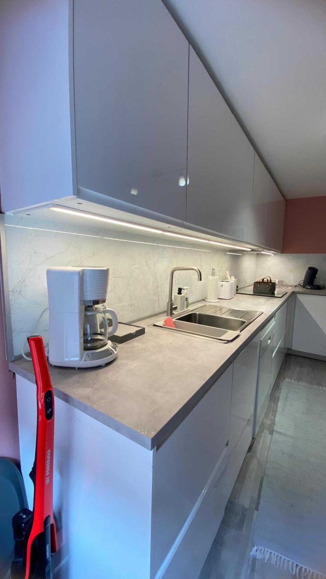 Next2Airport - Appartement House Of Lions Ransart Exterior photo